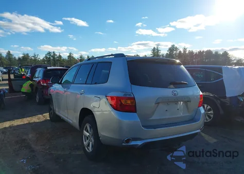 2010 Toyota Highlander Base V6 z USA, uszkodzony, nr VIN 5TDBK3EH2AS004536